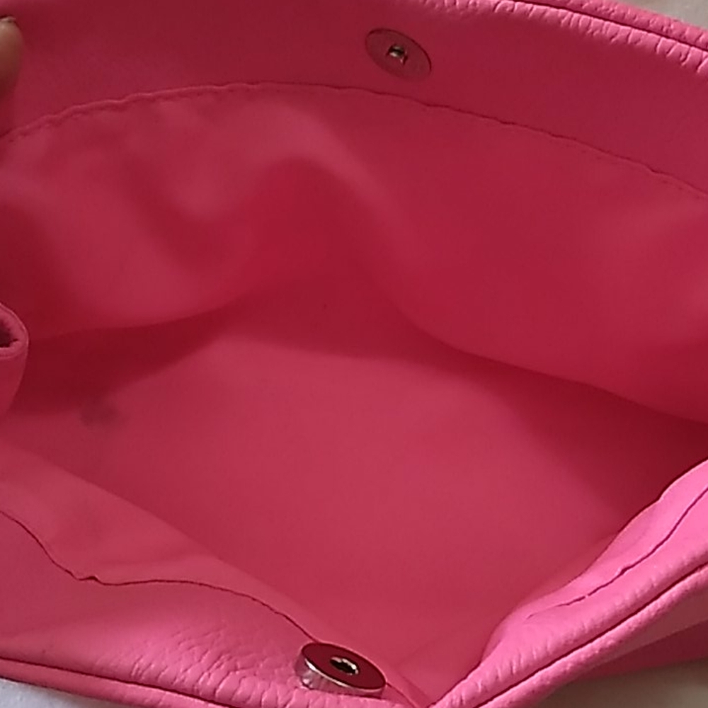 Victoria's Secret Essentials Bag - Picture 4 of 4